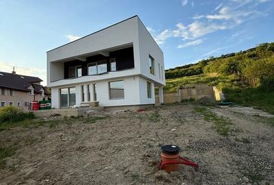 Casă cu 4 camere cu Teren 500 Mp în Corunca - 4