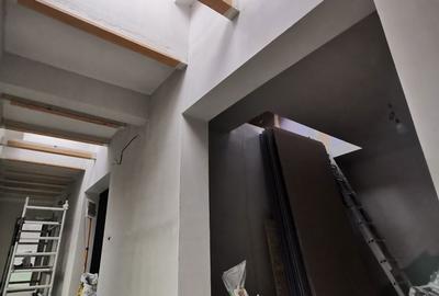 Casă cu 4 camere cu Teren 372 Mp în Central - 13