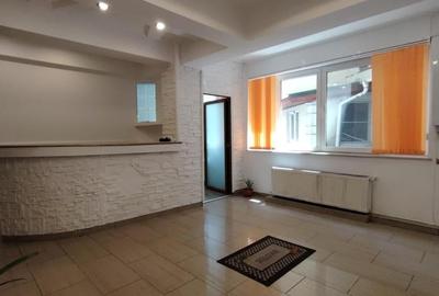 Apartament cu 5 camere în P-ța Romană - 1