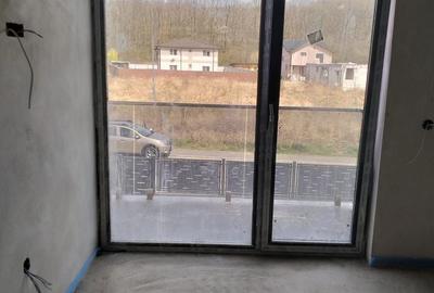 Casă cu 5 camere cu Teren 550 Mp în Priseaca - 5
