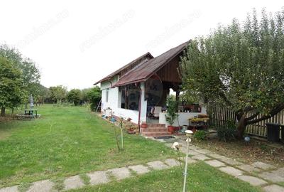 Casa / Vila cu 4 camere de vanzare Catalina - 1