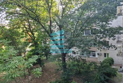 Apartament cu 3 camere decomandat în Titan - 1