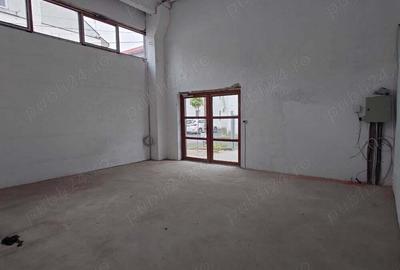 Spațiu comercial, de 320 mp, în Freidorf