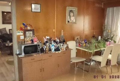Apartament cu 3 camere decomandat în Lunei - 5