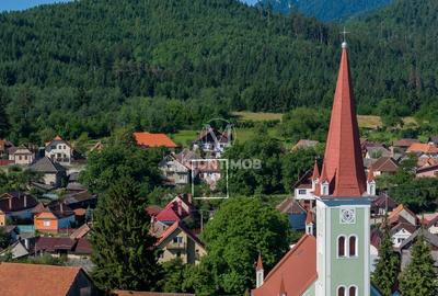 Casă săsească renovată parțial, cu teren generos - Săcele/Brașov