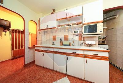 Apartament decomandat de vanzare in zona Tractorul - 11