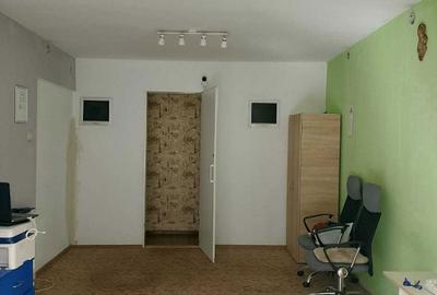 Spațiu comercial, de 50 mp, în Exterior Vest - 1