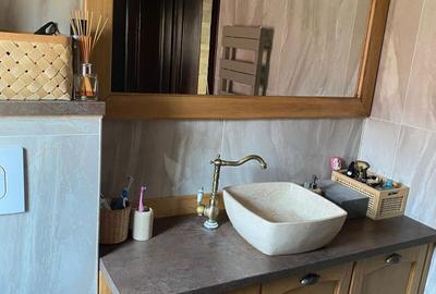 Casă cu 4 camere în Central - 2