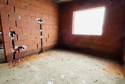 Casă cu Teren 300 Mp în Cihei - 1