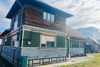 Casă cu 4 camere în Central - 3