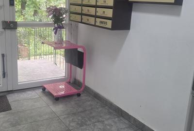 Apartament cu 3 camere semidecomandat în Titan - 11