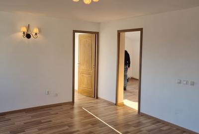 Proprietate generoasa- Casa cu 4 dormitoare si o curte mare - 15