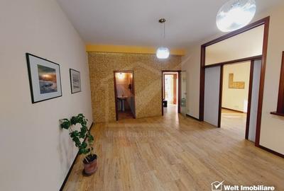 Apartament cu 3 camere semidecomandat, mobilat în Central