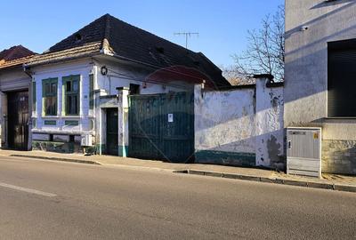 Lot teren de 597 mp | Casa renovabila | (PUZ si CU Bloc P+2+M etaje) - 2