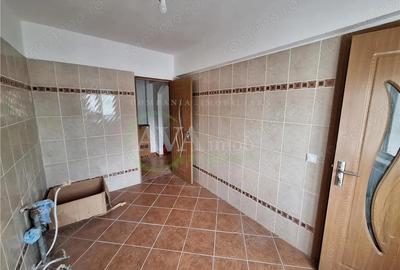 Apartament 4 camere decomandat Milcov-Bacau - 6