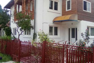 Casă cu 4 camere în Rucăr