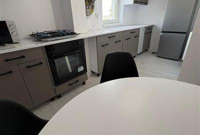 Apartament cu 3 camere decomandat în Iris