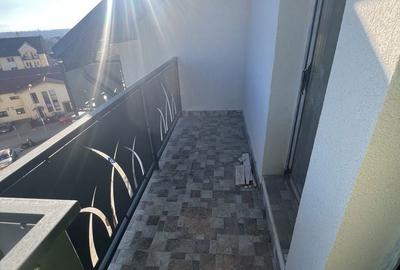 Apartament cu 4 camere semidecomandat în Central - 1