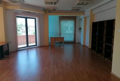 Bd. Mamaia, spatiu 70 mp., cladire de birouri - 4