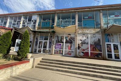 Spa?iu comercial *Bumbe?ti Jiu, str. Grigore Alexandru Ghi - 7