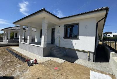 Casă cu 4 camere cu Teren 450 Mp în Central - 2