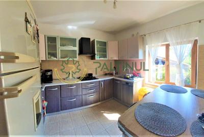 Casă individuală cu 7 camere cu Canalizare în Calea Poplăcii - 6