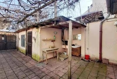 Vanzare casa renovata cu 2 camere, baie si bucatarie si 100 mp teren in proprietate zona Domenii - 4