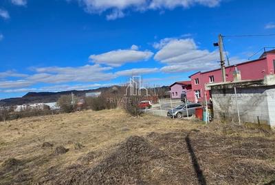 Teren construcție, în Est - 3