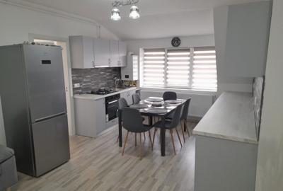 Apartament cu 3 camere decomandat în Petru Rareș - 2