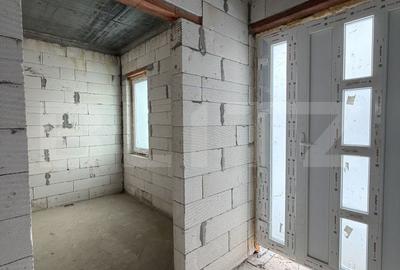 Casă cu 10 camere cu Teren 500 Mp în Malu Mare - 2