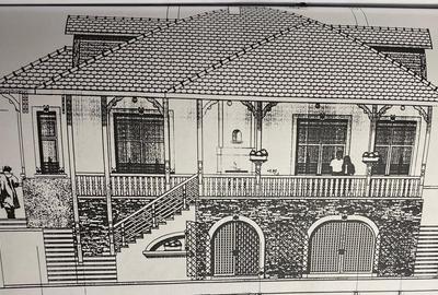 Casă cu 5 camere cu Teren 500 Mp în Central