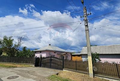 Casă  cu 3 camere, teren intravilan de 1300mp în Ipotești Tișăuți, SV - 6