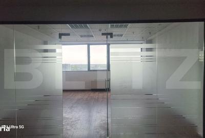 Spațiu comercial, de 1,600 mp, în Central - 1