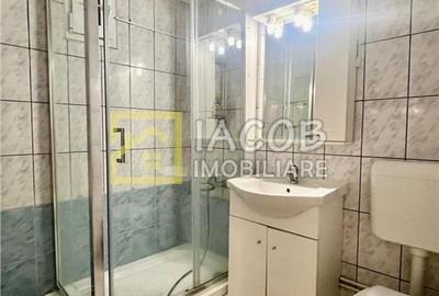 Apartament cu 3 camere decomandat, mobilat în Central - 19