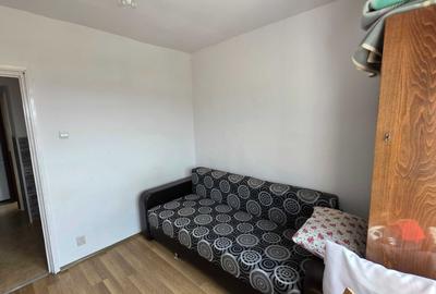 Apartament cu 3 camere semidecomandat în Central - 1