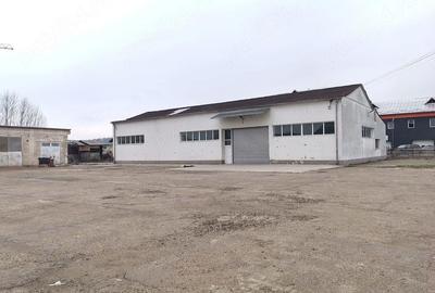 Spațiu comercial, de 560 mp, în Central - 4