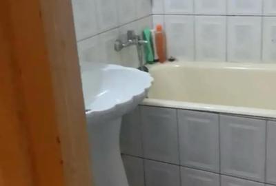 Garsonieră decomandată în 1 Mai