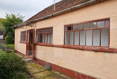 Casa traditionala din lemn, cu teren de 600 mp. - Bodoc