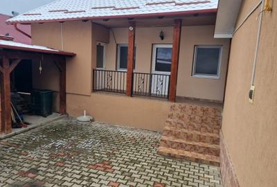 Casă cu 4 camere în Budești - 8