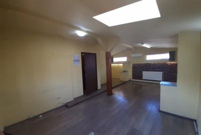 Casă cu 5 camere cu Teren 100 Mp în Vatra Luminoasă - 4