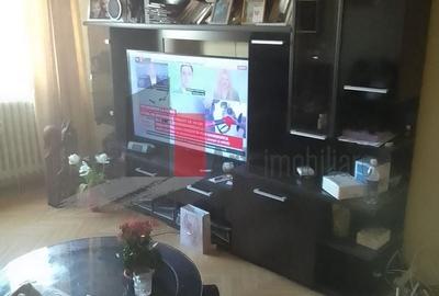 Apartament cu 3 camere decomandat în Valea Ialomiței - 2