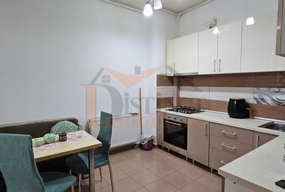 Apartament cu 3 camere decomandat în Tractorul - 8