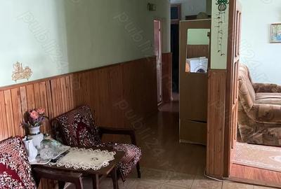 Apartament cu 4 camere decomandat în Central - 1