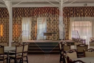 Spațiu comercial, de 2,500 mp, în Central - 2