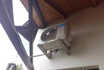 Casă cu 4 camere cu Teren 630 Mp în Central - 1