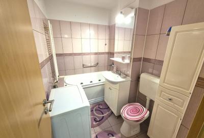 Vanzare apartament 2 camere decomandat etaj intermediar  Str.Carpatilor - 18