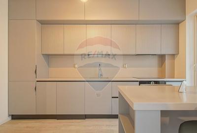 Apartament cu 2 camere semidecomandat, mobilat în Tractorul - 6