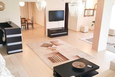 Casă cu 4 camere cu Teren 300 Mp în Central - 1