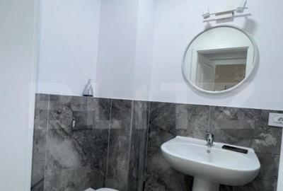 Apartament de vanzare, cu 3 camere, 82 mp, zona scolii - 7