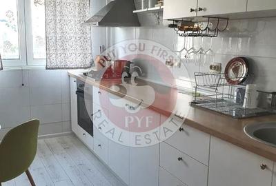 Apartament cu 3 camere semidecomandat în Vitan